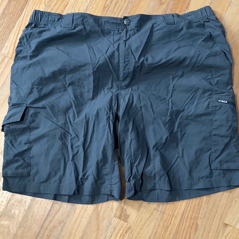 Columbia Omni Shade active shorts